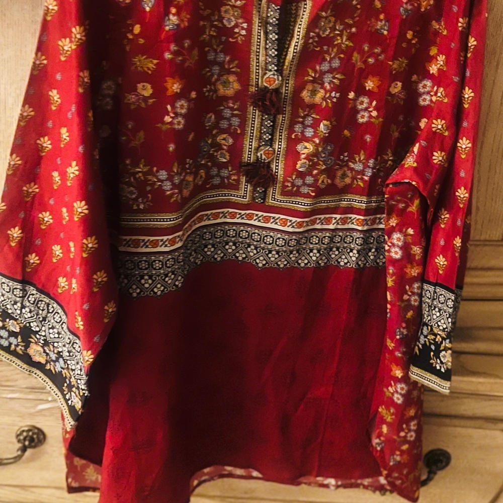 Beautiful Kuti Indian / Pakistani style , short length , Size Large. , Red !